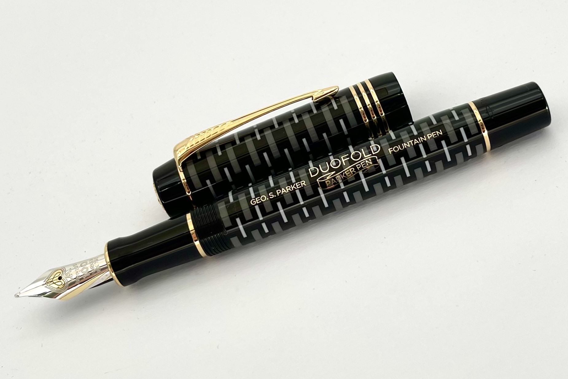 ParkerSpecialEditionDuofold100thAnniversaryBlackFountainPen_F